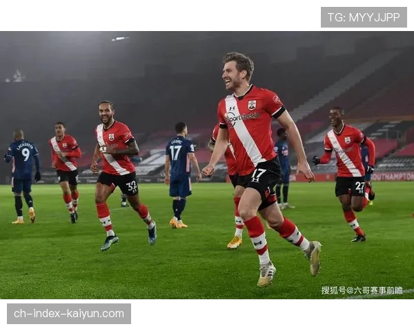 埃弗顿1-1战平利兹联，巴里连场建功勒温中框