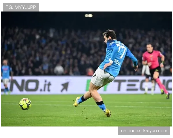 那不勒斯球星克瓦拉茨赫利亚接受BBC采访,谈在快速反击中与奥斯梅恩的默契 那不勒斯球星克瓦拉茨赫利亚接受BBC采访,谈在快速反击中与奥斯梅恩的默契