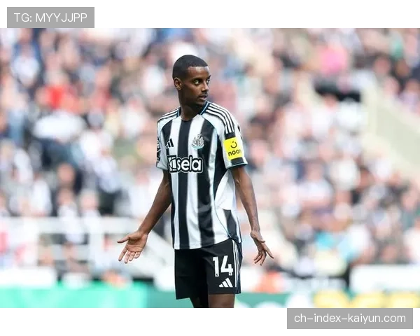 纽卡斯尔联半场3-0领先，伊萨克完成帽子戏法